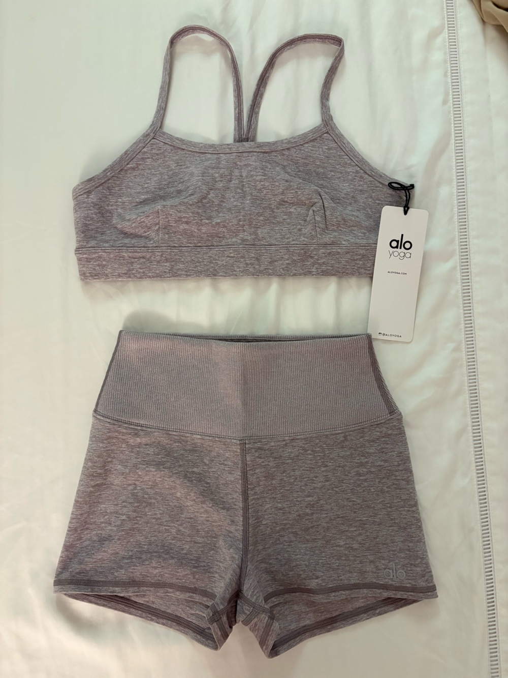 ALO Yoga ALOSOFT
GRATITUDE BRA S and  Short M (color :heather lavender dusk )